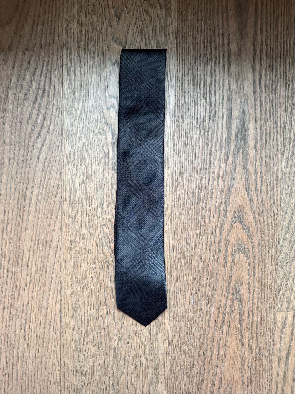 Classic Black Men's Tie - Sleek Formal Accessory